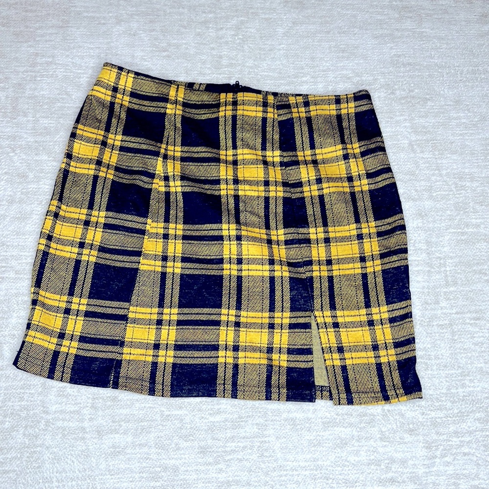 plain mini skirt